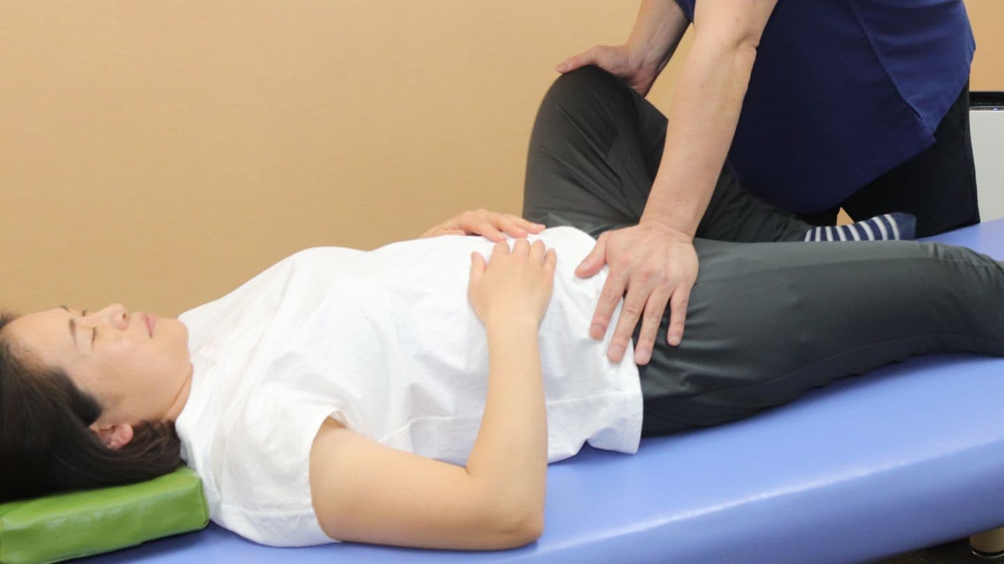 股関節のストレッチ